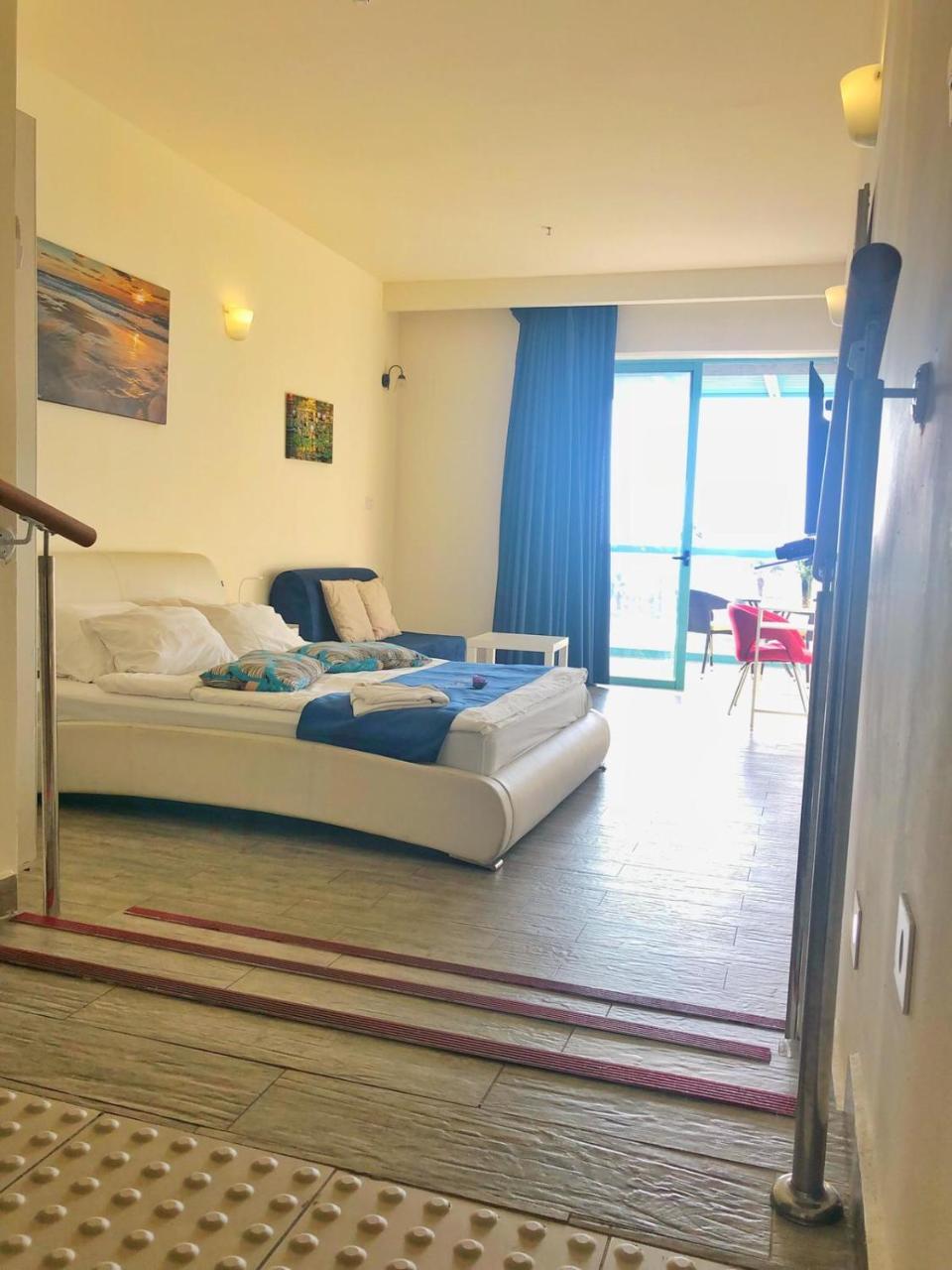 Sur La Mer Hotel Ashdod Exterior photo